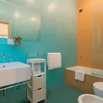 Locana Con Jacuzzi E Vista Villa Laglio